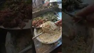 Set up a stall and sell 1,000 scallion pancakes every day!