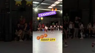 NICE ASSIST 🔥 TEAMWORK 🌟 KIDS BASKETBALL GAME #basketballhighlights #shorts #hooper