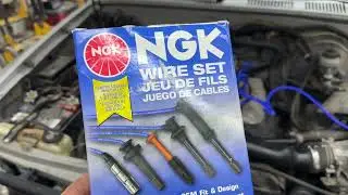 1991 Toyota pickup spark plug wire replacement .￼