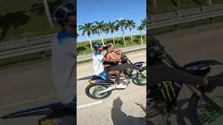 Caught Miami Skeet in traffic 🤟🏾