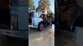 BYD U8 River Crossing: Chinese Electric SUV Drives Through Water Like a Boss!