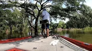 Bass Fishing - Fishing Flooded Conditions - Joe Pool Lake, TX - 17 May 2019