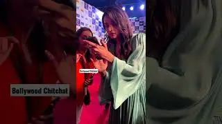 Alia bhatt trying to take selfie in fan's iphone but couldn't find it😂 #aliabhatt #shorts