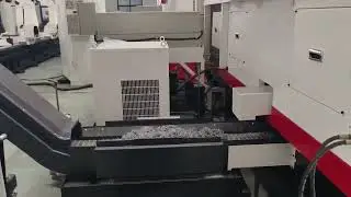Deep hole gundrilling machine with double spindles