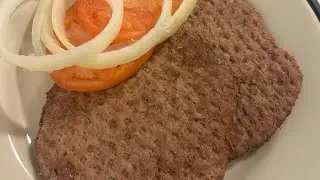 Keto burgery wołowe z cebulą @meikosadventures