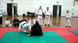 Stage di DIFESA PERSONALE 022.AVI