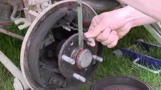 Замена ступичного подшипника Ford Escort