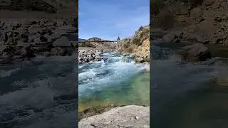 SONIDO MUY RELAJANTE DE CORRIENTE DE RIO AZ&Uacute;L TURQUESA