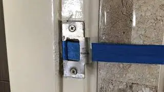Emergency rescue device for locked or jammed door