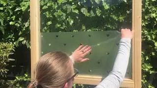 Hoe plak je een statische raamfolie? Raamfolie aanbrengen.