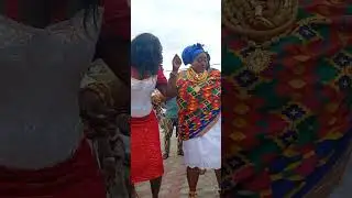 Mc Onga's Wife dey Bee k3k3