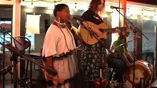 Zolani Mahola: The One Who Sings and The Feminine Force | Lilili Live at Cafe Roux, Cape Town