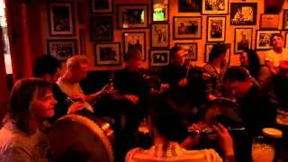 Sunday night session in Tig Coili april 2011!