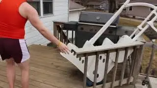 Guy Jumps Into Frozen Pool and Regrets His Decision - 1080308