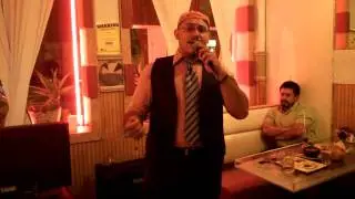 Eduardo singing 