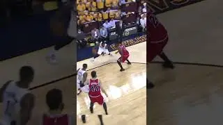 KYRIE IRVING cross over move vs Chicago bulls #kyrieirving #NBA #cleveland #SHORT