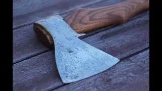 Old rusty axe restoration. 1950 s . Реставрация ржавого топора 1950 года.
