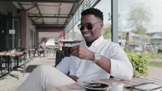 Anele Papu shows how he incorporates caffeine into his daily grooming routine with #AlpecinC1 30 Sec