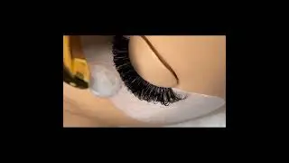 Using Veyelash shampoo to clean lashes