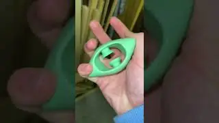 the suction cups make it the ultimate 2-in-1 😤