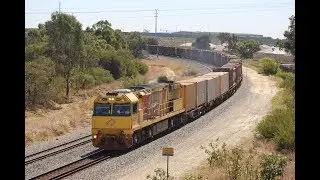 Aurizon's ACC6032 with 6430 sulphur train