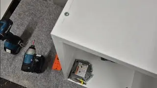 Składanie korpusu szafki wiszącej, praca z lamelownicą Makita, testy 4pro2w1