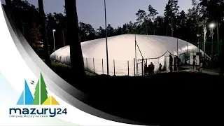 TIMELAPSE - pompowanie balona nad boiskiem piłkarskim - Resort Niegocin