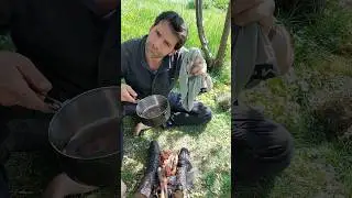 Fabrique un allume feu avec ton cale&ccedil;on ! #fire #outdoors #bushcraft #astuces #facile