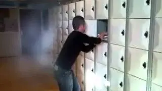 Filmpje school kluisjes.