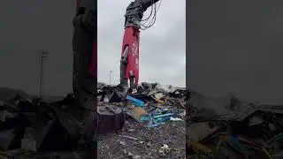 LaBounty MSD400 shear on Hitachi ZX870 #shorts  #hitachizaxis #demolition