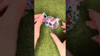 🦄 Pony inside of a stroller???