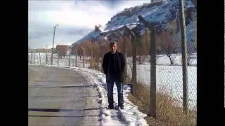 BİNALİ KARTAL- HOZAT IN ÖNÜNDE TÜRKÜSÜ.wmv