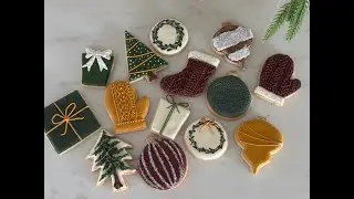 Decorating Christmas Cookies
