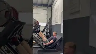 Max effort squats, secundaire en aanvullende oefeningen voor been spier groei