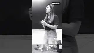 Anushka mam chemistry experiment @urban.wood #anushkamam #physicswallah