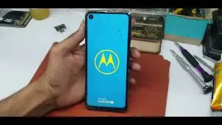 Motorola One Action Broken Screen Change And Disassembly Teardown @MobileClinic38