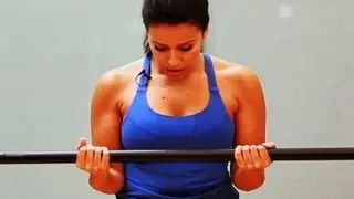 How to Do a Barbell Curl | Female Bodybuilding