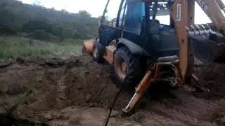 Case 580m como &eacute; trabalho de barro medo nao eu viu surdo  boa