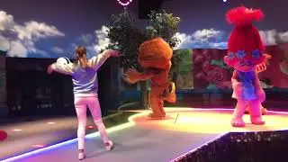 Universal Orlando What New! Raptors, Dreamworks Show/meet and greet