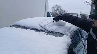إزالة الثلج عن السيارة remove snow off the car Netherlands هولندا