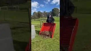 How do you empty the Paddock Blade ? Let us show you #paddockblade #horse #horsecare  #horses