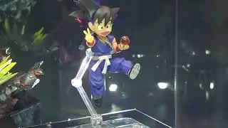 Tamashii Nations Booth : Dragon Ball Exclusive Event Figures at NYCC