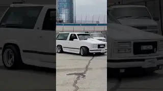 OBS Tahoe Estilo 90s Sitting Low on Baby Billets #billet #obs #tahoe #droppedtrucks #takuache #90s