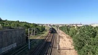 Пассажирский тепловоз ТЭП70-0398 с поездом дальнего следования 097 Тында - Кисловодск (г. Волгоград)