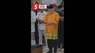 King, Queen perform Hari Raya prayers at Federal Territory Mosque