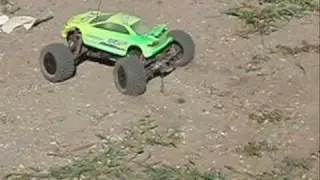 E-Savage Frontflip & CRASH!