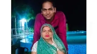 ये जो ❣हम तुम पर जान देते हैंअश़्क़ है, जिसको हम मान देते हैं❣एक लाओ तो कोई ❣हम जैसा❣हम तुम को ❣सारा