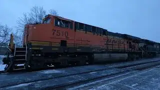 [4K+60FPS] New Years Eve Railfanning In Waterloo! ft. NS 1068 Leading NS 268