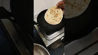 खाने में ठंडी रोटी #cooking #comedy #funny #viral #viralvideo