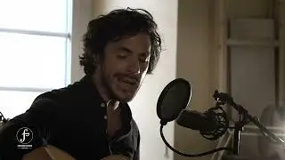 JACK SAVORETTI - Singing to strangers / Unplugged Workshop Session live @ Sussone Guitars